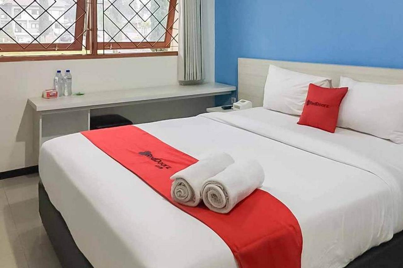 Reddoorz Plus At Panorama Villas Batu Batu  Extérieur photo