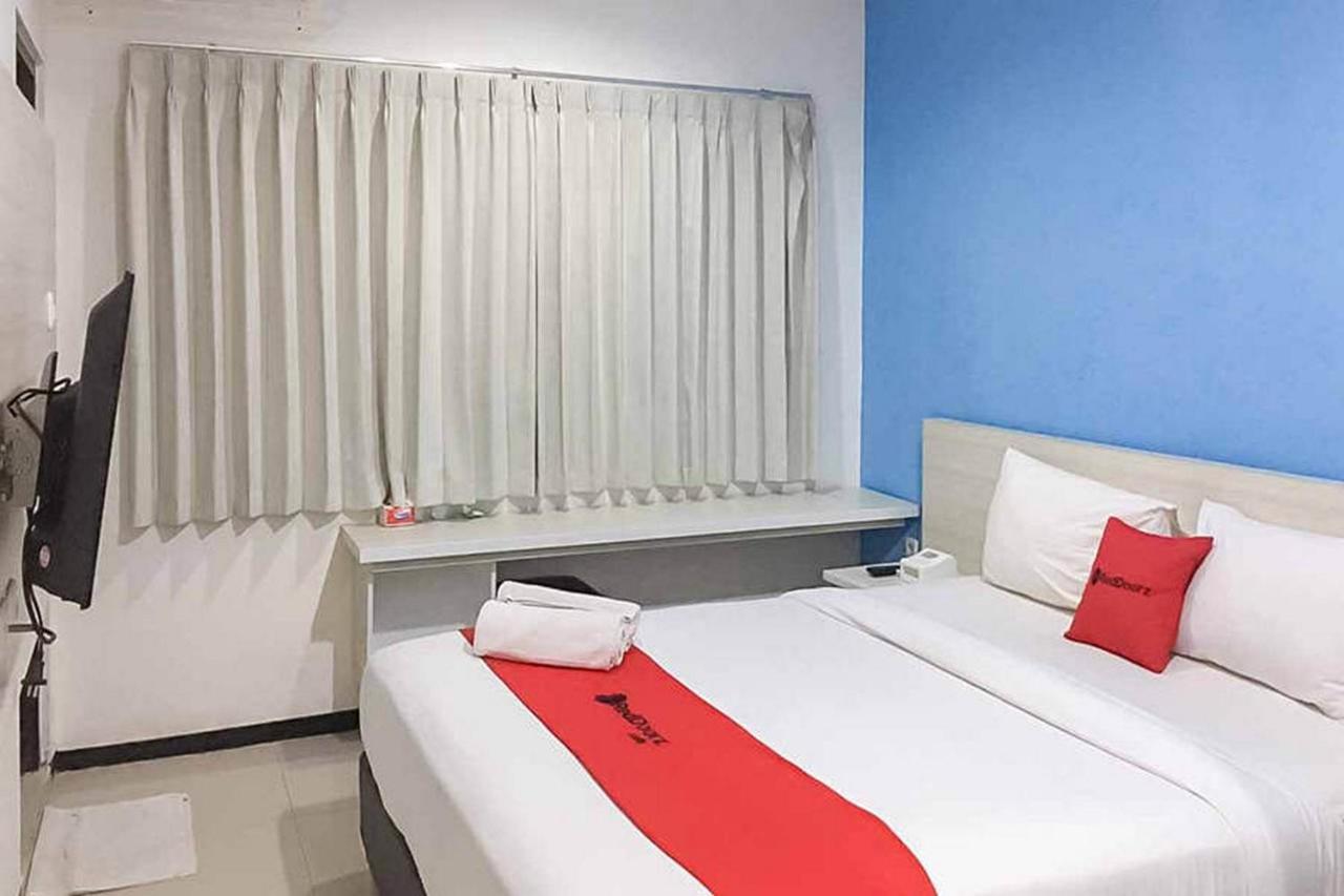 Reddoorz Plus At Panorama Villas Batu Batu  Extérieur photo