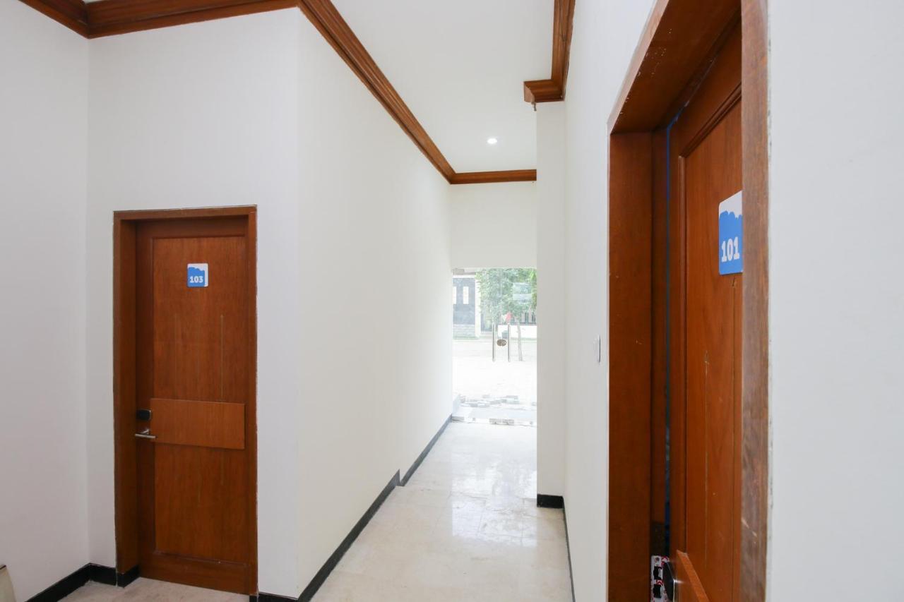 Reddoorz Plus At Panorama Villas Batu Batu  Extérieur photo
